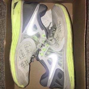 Women’s Nike Flex Experience RN 3, Size 8.5